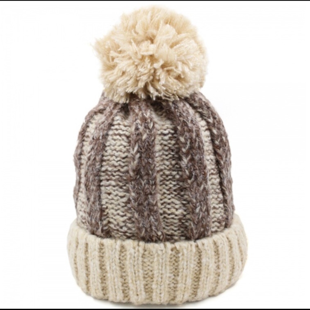 Oversized Pom Pom Winter Hat, soft, fleece NWT